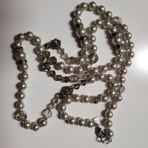 Banana Republic gray pearl necklace